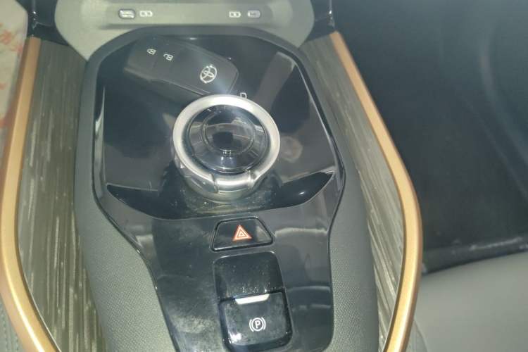 Used Toyota bZ3 2024 517 km Elite PRO Gear Lever