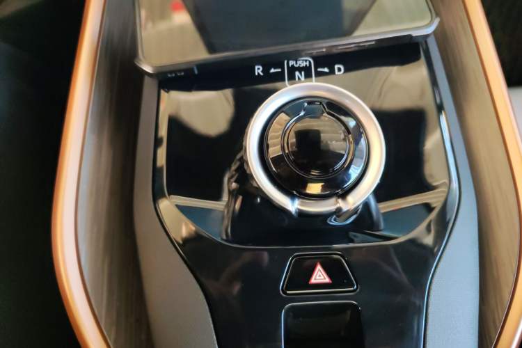Used Toyota bZ3 2024 517 km Elite PRO Gear Lever