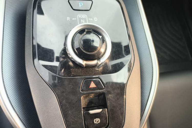 Used Toyota bZ3 2024 517 km Elite PRO Gear Lever