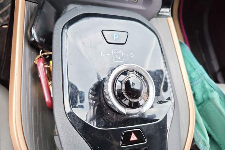 Used Toyota bZ3 2024 517 km Elite PRO Gear Lever