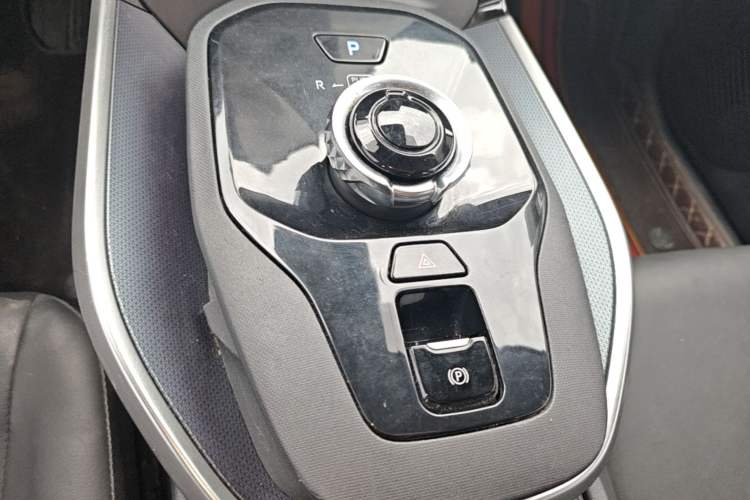 Used Toyota bZ3 2024 517 km Elite PRO Gear Lever