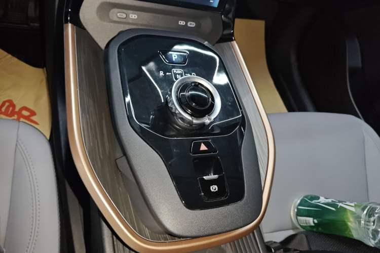 Used Toyota bZ3 2024 517 km Elite PRO Gear Lever