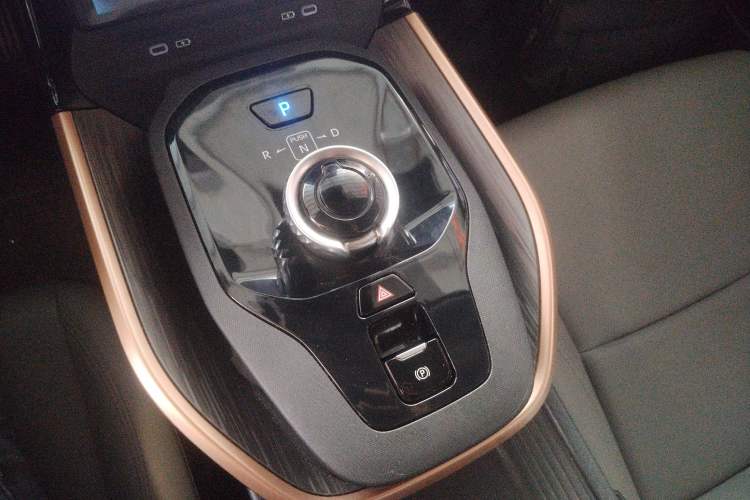 Used Toyota bZ3 2024 517 km Elite PRO Gear Lever