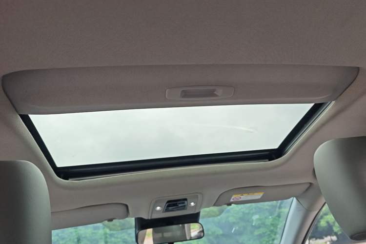 Used Toyota bZ3 2024 517 km Elite PRO Headliner
