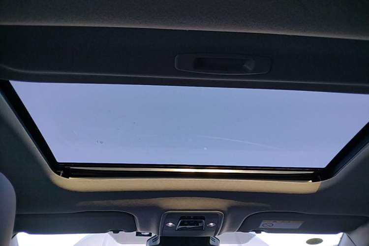 Used Toyota bZ3 2024 517 km Elite PRO Headliner