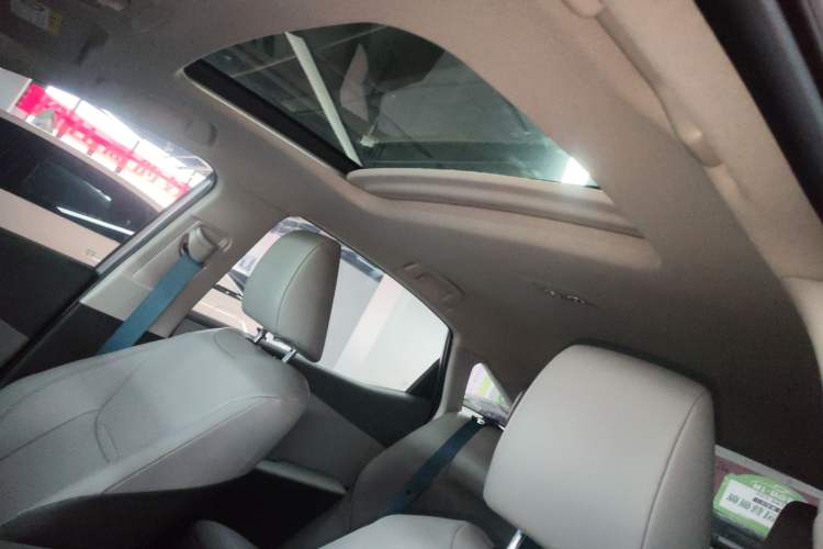 Used Toyota bZ3 2024 517 km Elite PRO Headliner