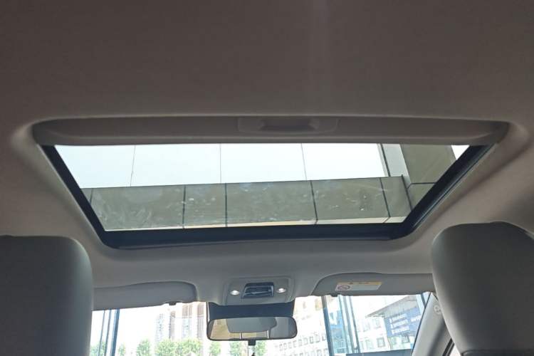 Used Toyota bZ3 2024 517 km Elite PRO Headliner