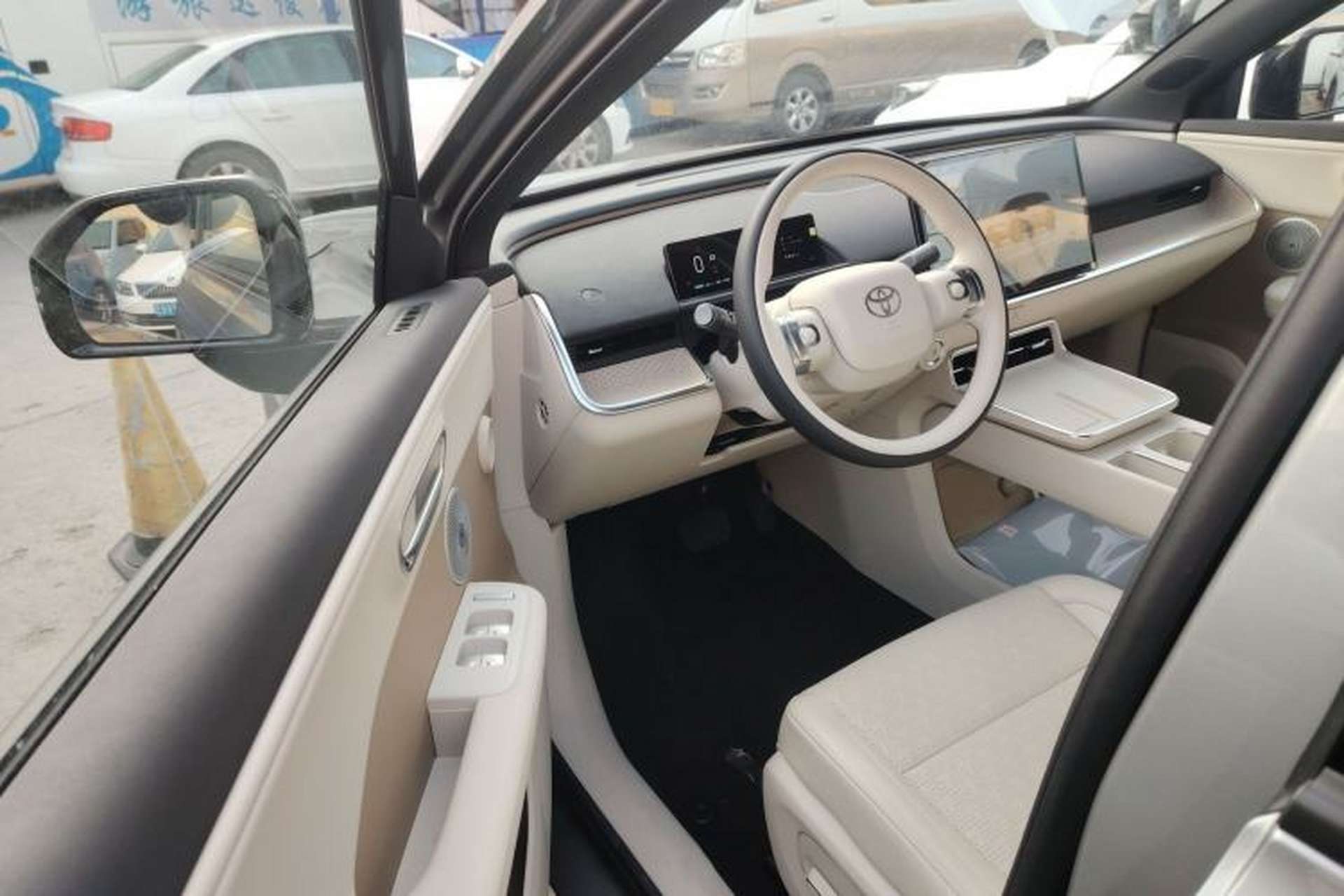 Used Toyota bZ3 2024 616 km Long-Range PRO Interior 3