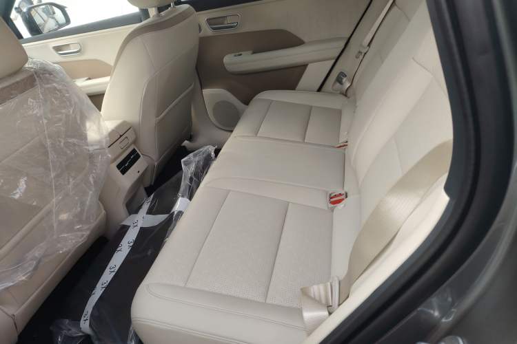 Used Toyota bZ3 2024 616 km Long-Range PRO Interior 4