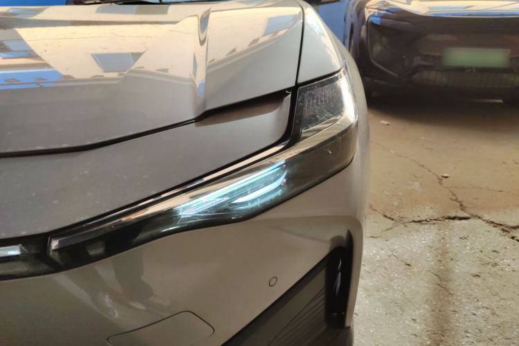 Used Toyota bZ3 2024 517 km Elite PRO Left Front Headlight