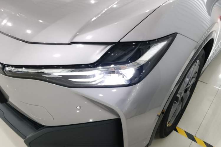 Used Toyota bZ3 2024 517 km Elite PRO Left Front Headlight