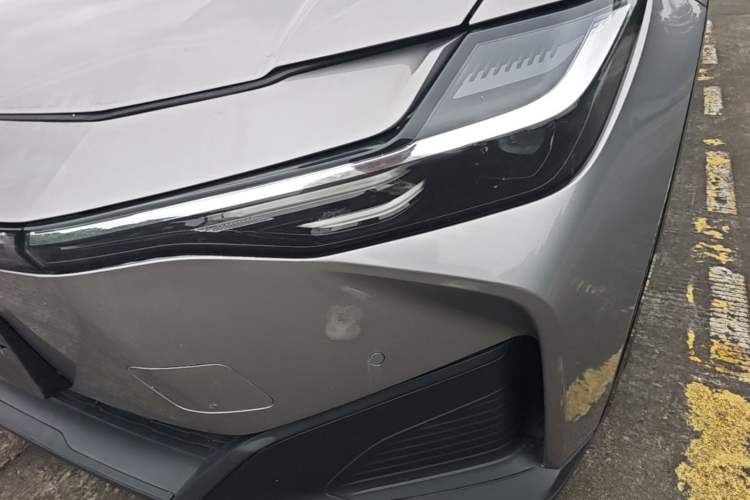 Used Toyota bZ3 2024 517 km Elite PRO Left Front Headlight