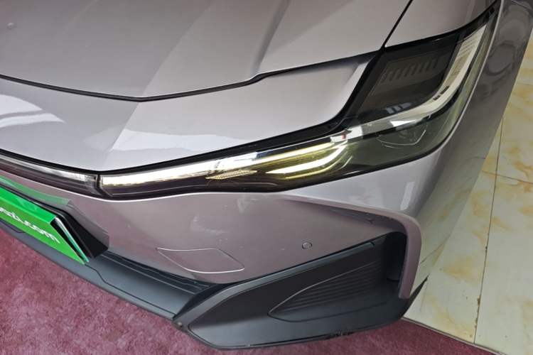 Used Toyota bZ3 2024 517 km Elite PRO Left Front Headlight