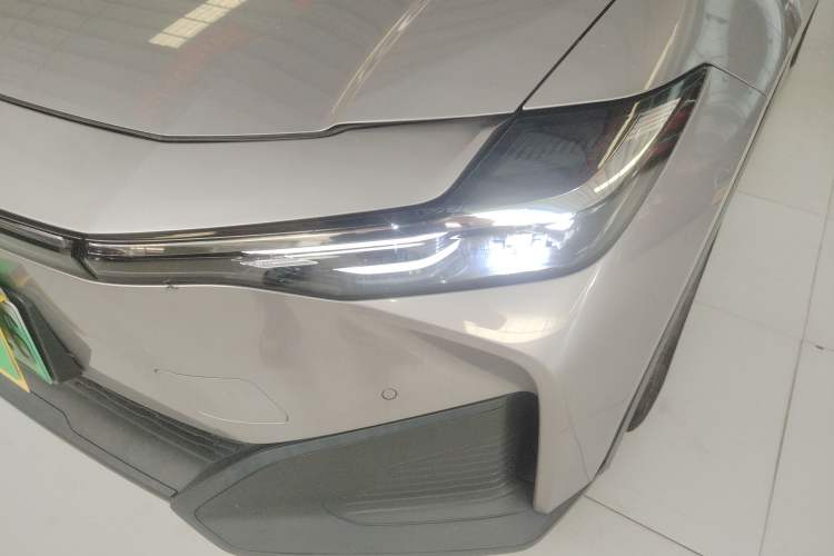 Used Toyota bZ3 2024 517 km Elite PRO Left Front Headlight