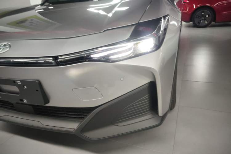 Used Toyota bZ3 2024 517 km Elite PRO Left Front Headlight