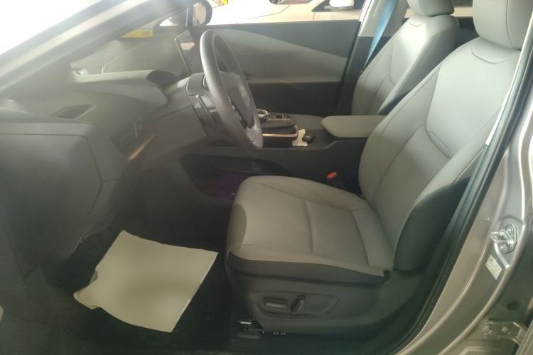 Used Toyota bZ3 2024 517 km Elite PRO Left Front Seat