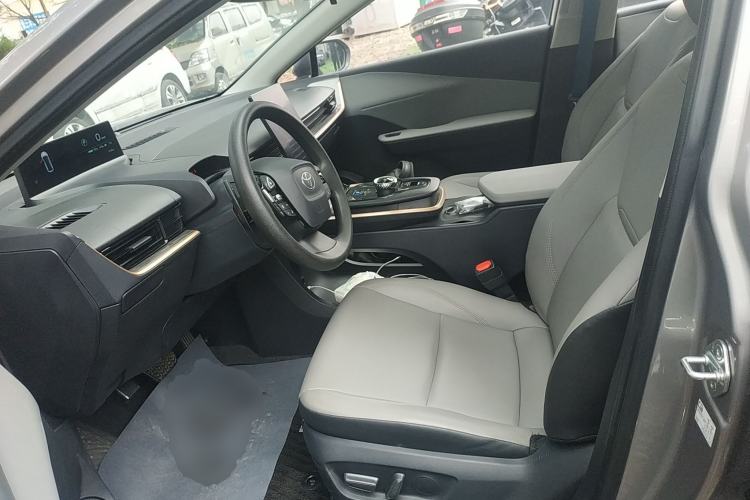 Used Toyota bZ3 2024 517 km Elite PRO Left Front Seat