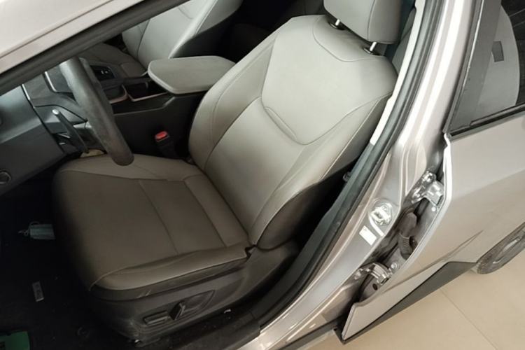 Used Toyota bZ3 2024 517 km Elite PRO Left Front Seat