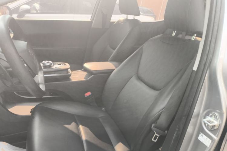 Used Toyota bZ3 2024 517 km Elite PRO Left Front Seat