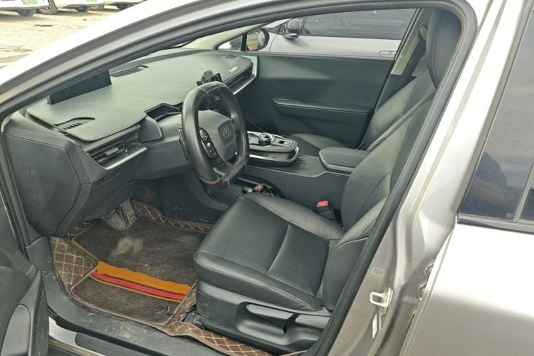 Used Toyota bZ3 2024 517 km Elite PRO Left Front Seat