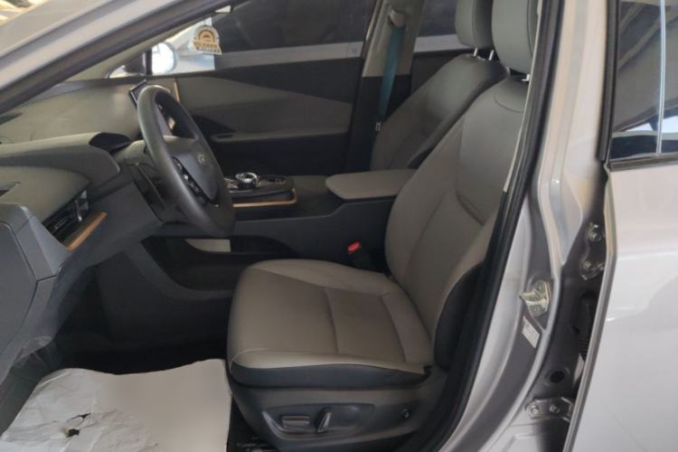 Used Toyota bZ3 2024 517 km Elite PRO Left Front Seat
