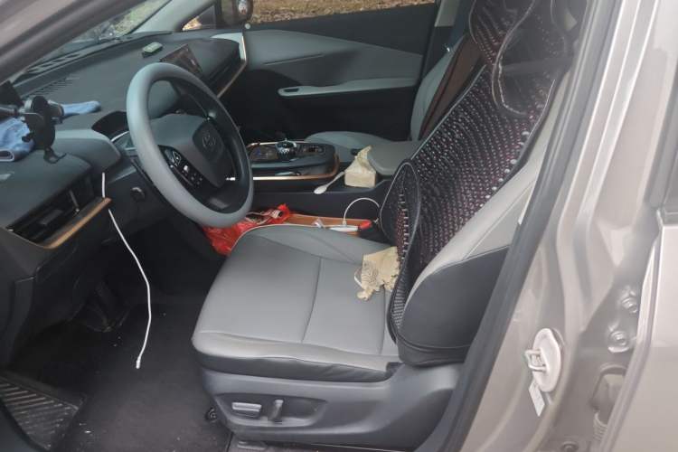 Used Toyota bZ3 2024 517 km Elite PRO Left Front Seat
