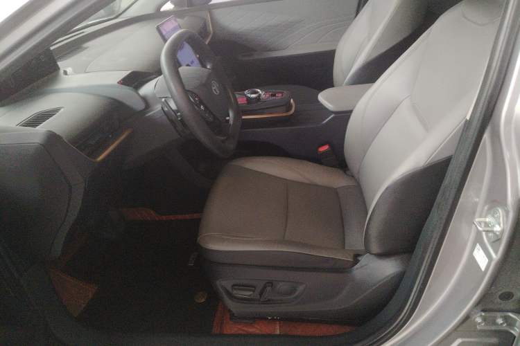 Used Toyota bZ3 2024 517 km Elite PRO Left Front Seat