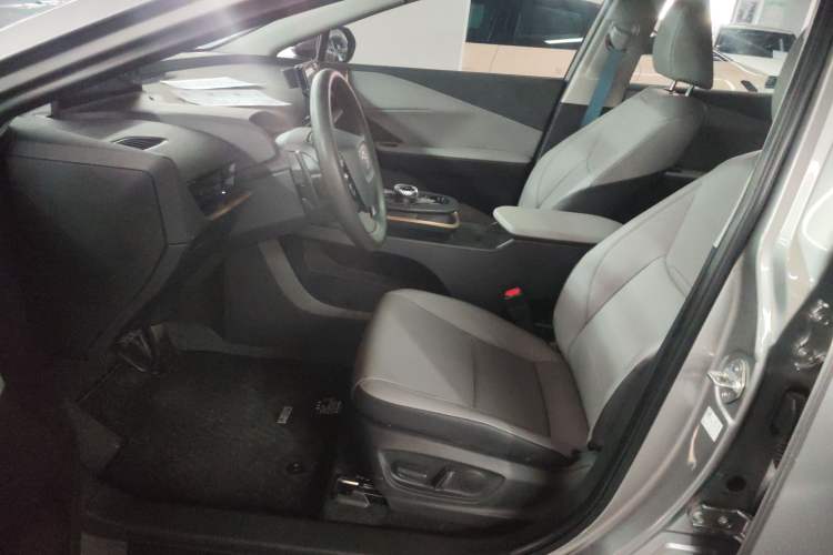 Used Toyota bZ3 2024 517 km Elite PRO Left Front Seat