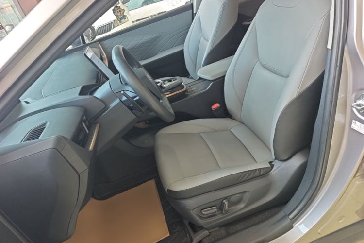 Used Toyota bZ3 2024 517 km Elite PRO Left Front Seat