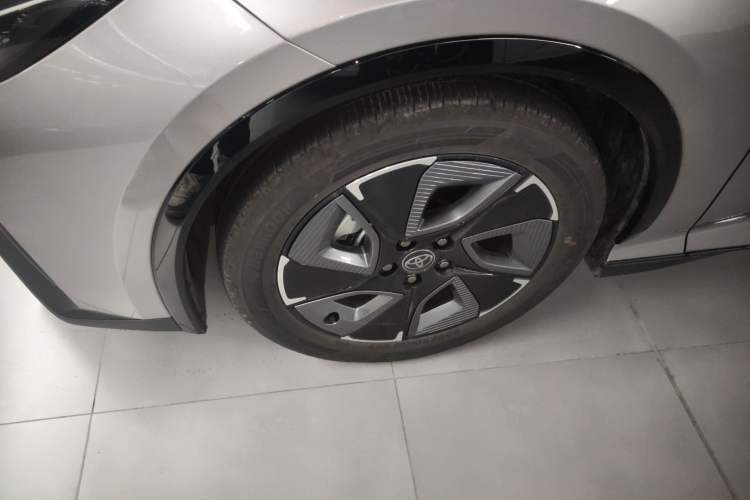 Used Toyota bZ3 2024 517 km Elite PRO Left Front Wheel Hub