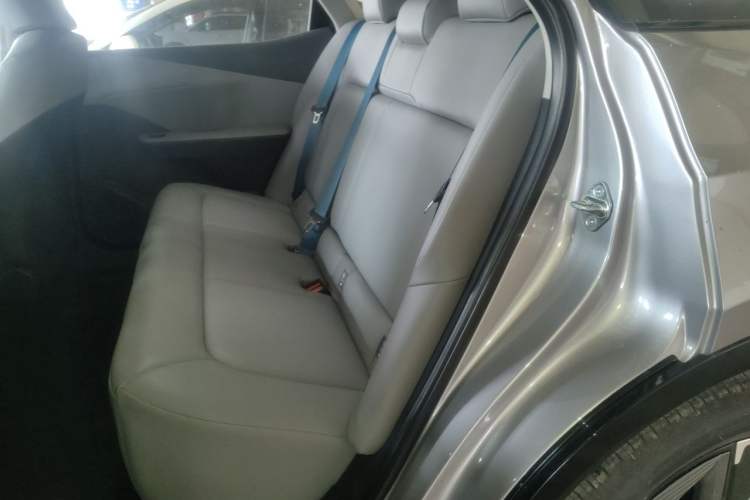 Used Toyota bZ3 2024 517 km Elite PRO Left Rear Seat