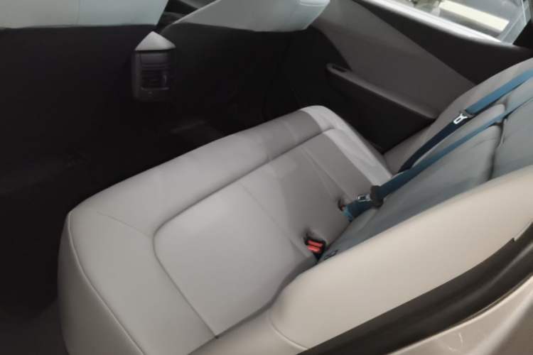 Used Toyota bZ3 2024 517 km Elite PRO Left Rear Seat