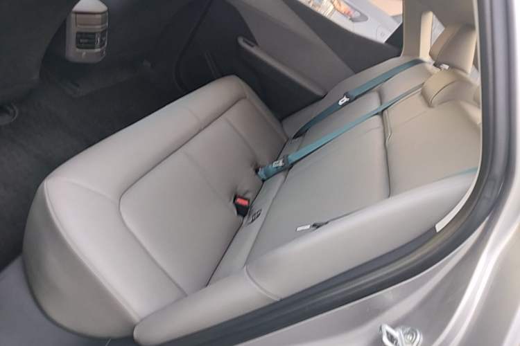 Used Toyota bZ3 2024 517 km Elite PRO Left Rear Seat
