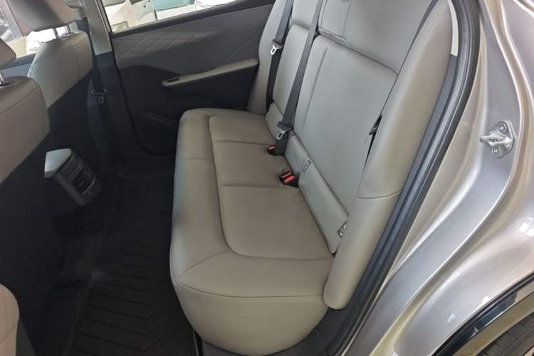 Used Toyota bZ3 2024 517 km Elite PRO Left Rear Seat