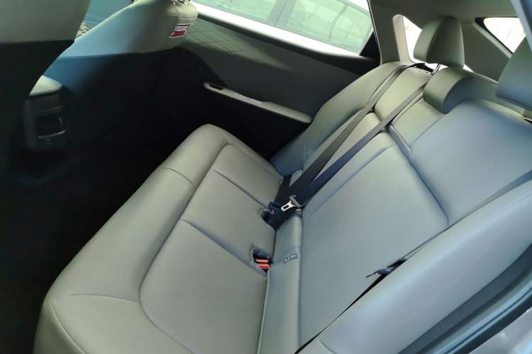 Used Toyota bZ3 2024 517 km Elite PRO Left Rear Seat