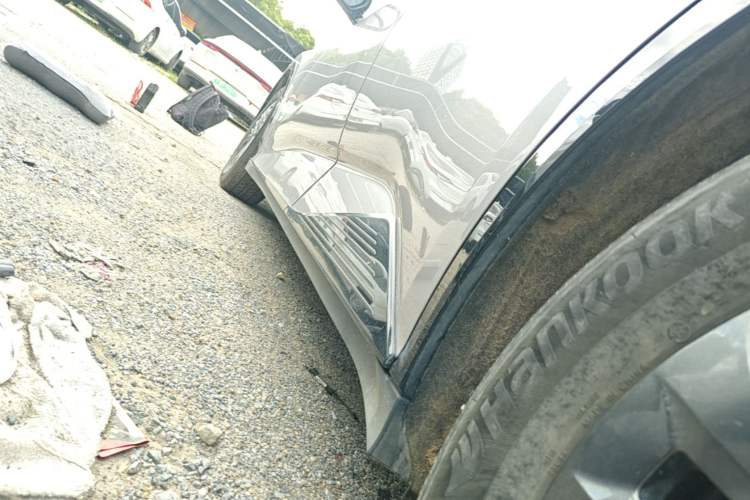 Used Toyota bZ3 2024 517 km Elite PRO Left Side Sill