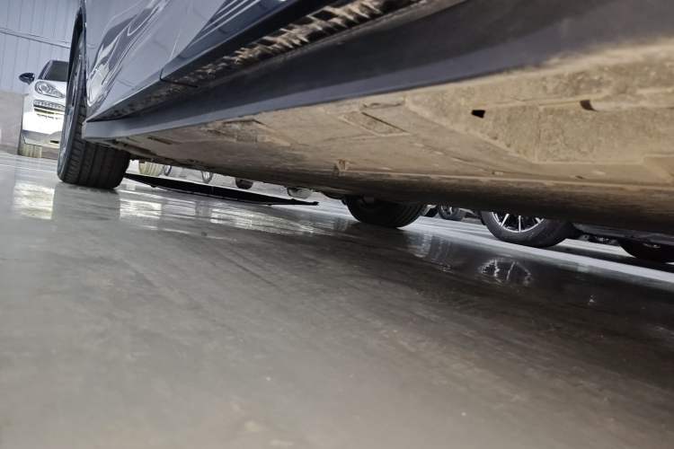 Used Toyota bZ3 2024 517 km Elite PRO Left Side Sill