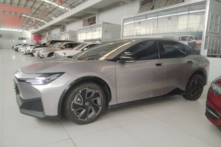 Used Toyota bZ3 2024 517 km Elite PRO Left Side