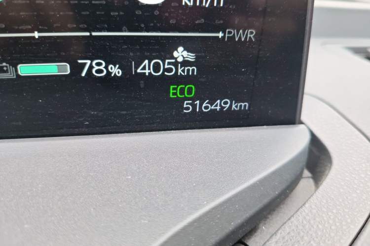 Used Toyota bZ3 2024 517 km Elite PRO Odometer Close Up