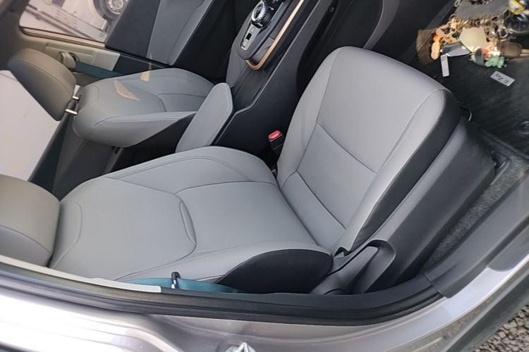 Used Toyota bZ3 2024 517 km Elite PRO Right Front Seat