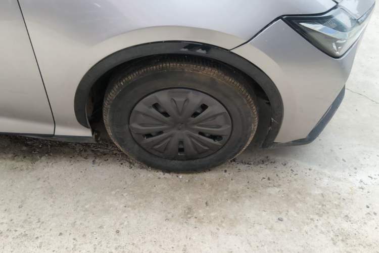 Used Toyota bZ3  Right Front Wheel Hub