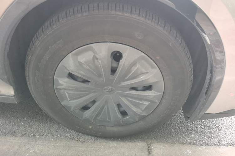 Used Toyota bZ3 2024 517 km Elite PRO Right Front Wheel Hub