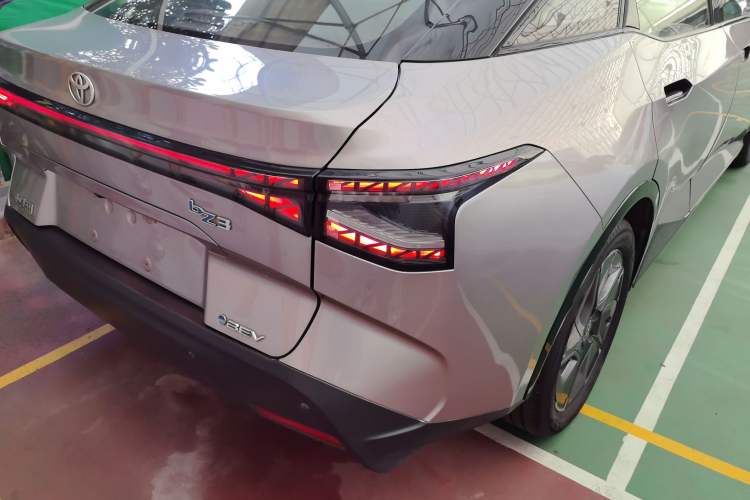 Used Toyota bZ3 2024 517 km Elite PRO Right Rear Taillight