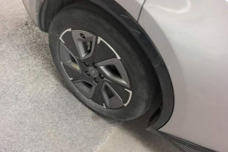 Used Toyota bZ3 2024 517 km Elite PRO Right Rear Wheel Hub