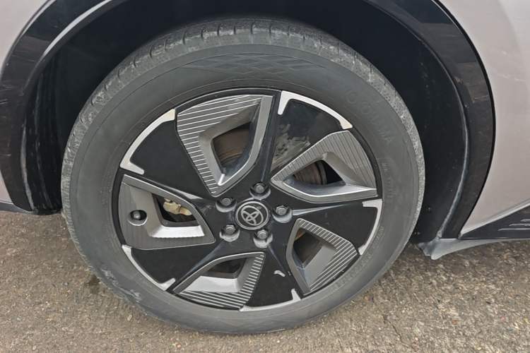 Used Toyota bZ3 2024 517 km Elite PRO Right Rear Wheel Hub
