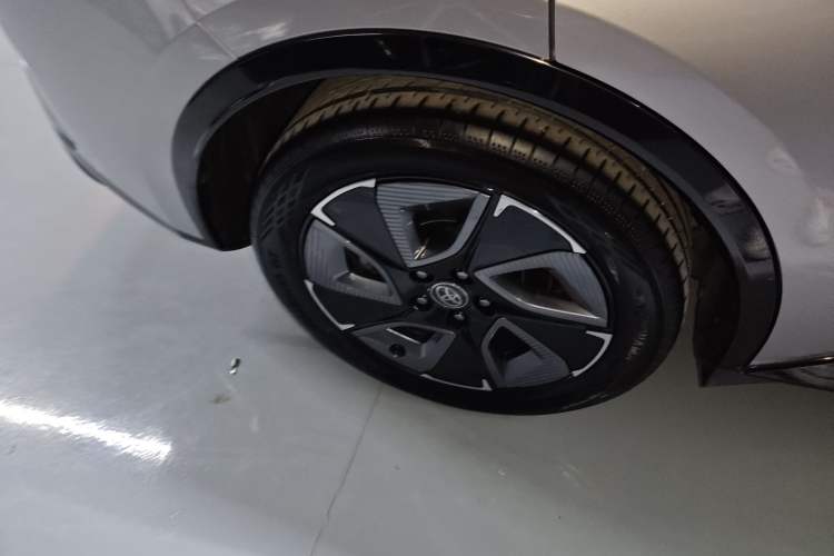 Used Toyota bZ3 2024 517 km Elite PRO Right Rear Wheel Hub