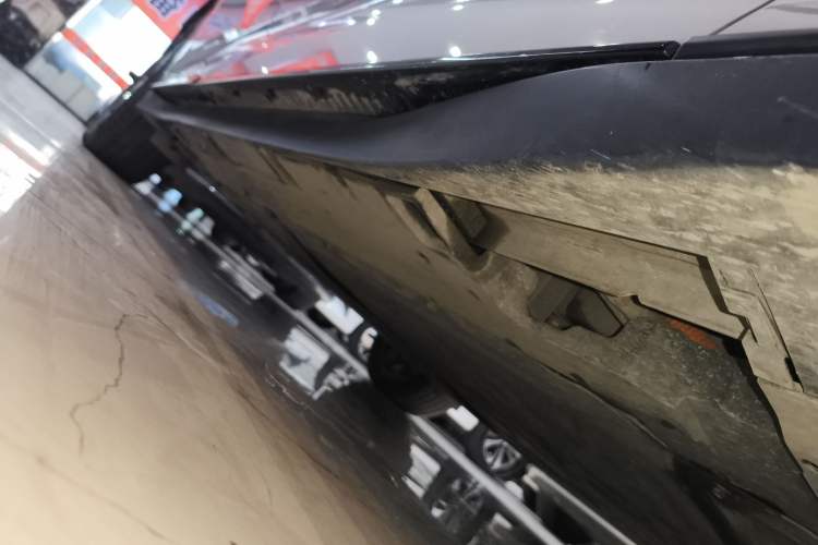 Used Toyota bZ3 2024 517 km Elite PRO Right Side Sill