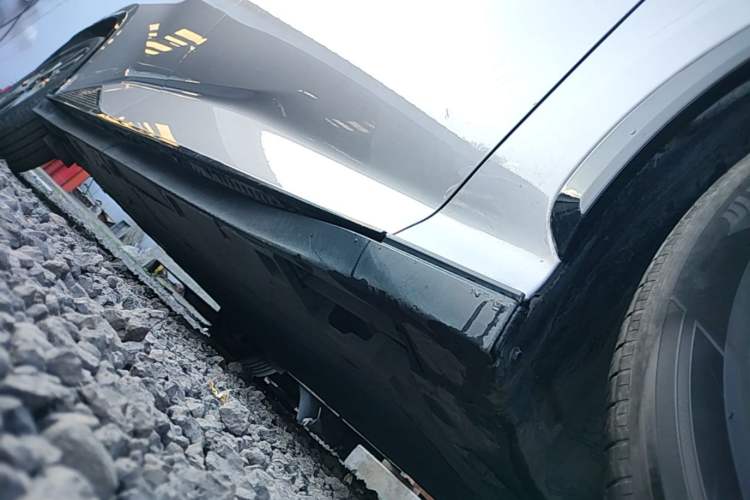 Used Toyota bZ3 2024 517 km Elite PRO Right Side Sill