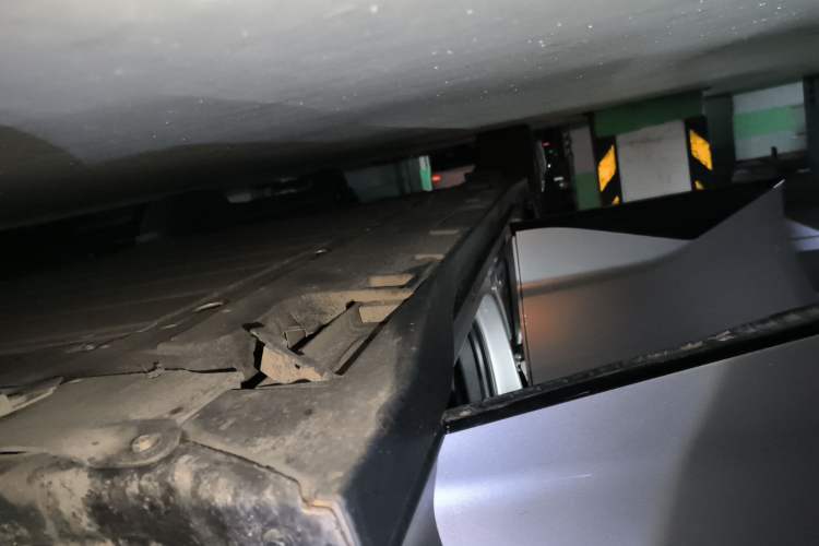 Used Toyota bZ3 2024 517 km Elite PRO Right Side Sill