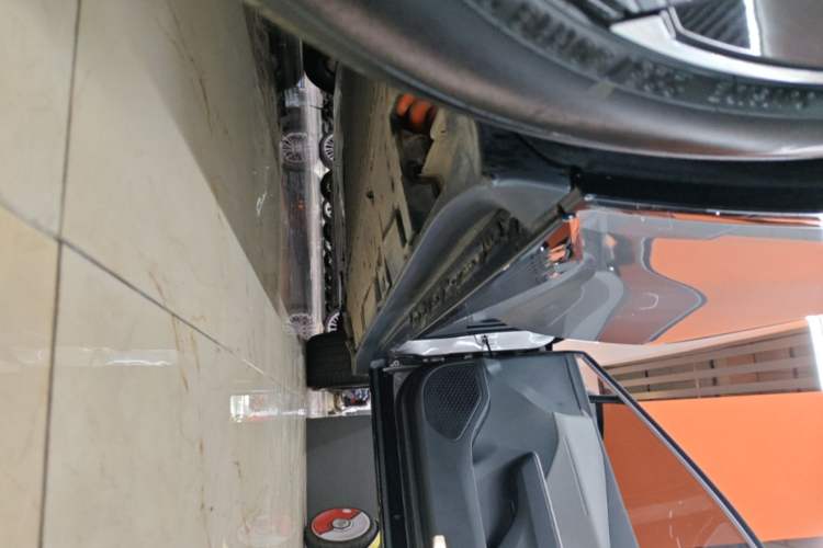 Used Toyota bZ3 2024 517 km Elite PRO Right Side Sill